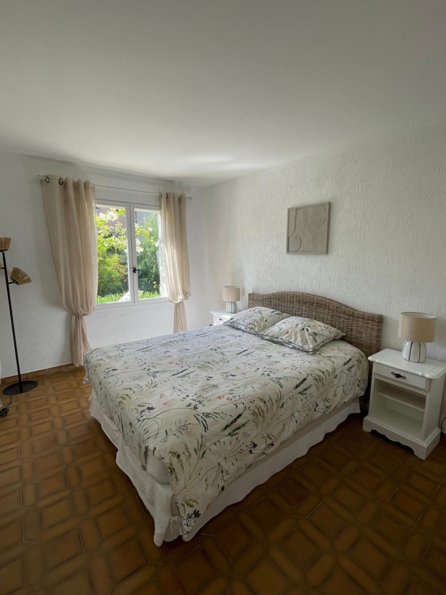 Bas De Villa Avec Acces Piscine Pres De Nice Cannes Monaco Carros Εξωτερικό φωτογραφία